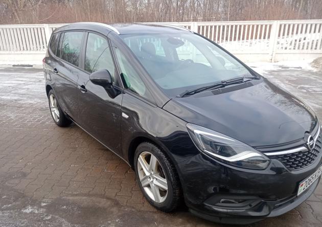 Купить Opel Zafira C Рестайлинг в городе Новополоцк
