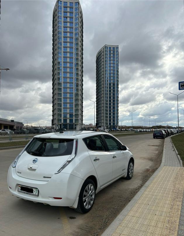 Купить Nissan Leaf I (ZE0/AZE0) в городе Минск