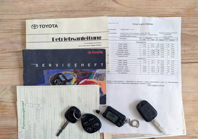 Toyota Avensis I