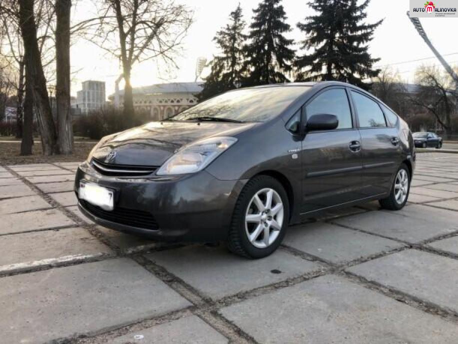 Купить Toyota Prius I Рестайлинг (XW10) в городе Минск
