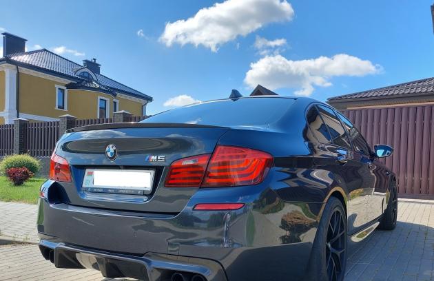 BMW M5 V (F10)