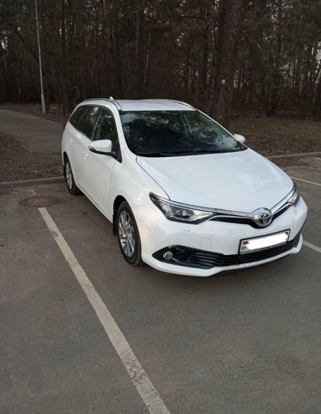 Купить Toyota Auris II Рестайлинг в городе Минск